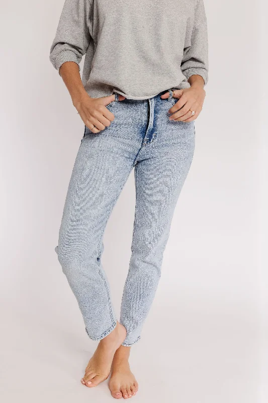 Zoey Basic Mom Jeans in Lt. Blue